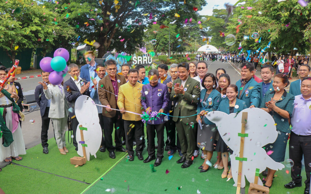 พิธีเปิดโครงการตลาดนัดวิชาการชุมชนฐานรากเพื่อเพิ่มศักยภาพชุมชนด้วย Soft Power ภายใต้ทุนวัฒนธรรมท้องถิ่น กิจกรรม SRRU Open house 2025 “สร้างอนาคตที่สดใสกับมหาวิทยาลัยราชภัฏสุรินทร์”